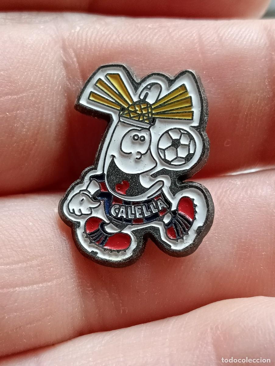 Coleccionismo deportivo: PINS F&Uacute;TBOL PE&Ntilde;A BARCELONISTA CALELLA , BARCELONA
