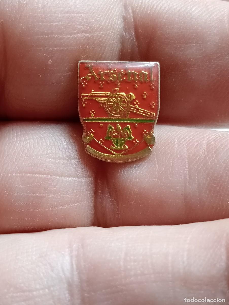 Coleccionismo deportivo: PINS F&Uacute;TBOL INTERNACIONAL ARSENAL , INSIGNIA EXTRANJERO