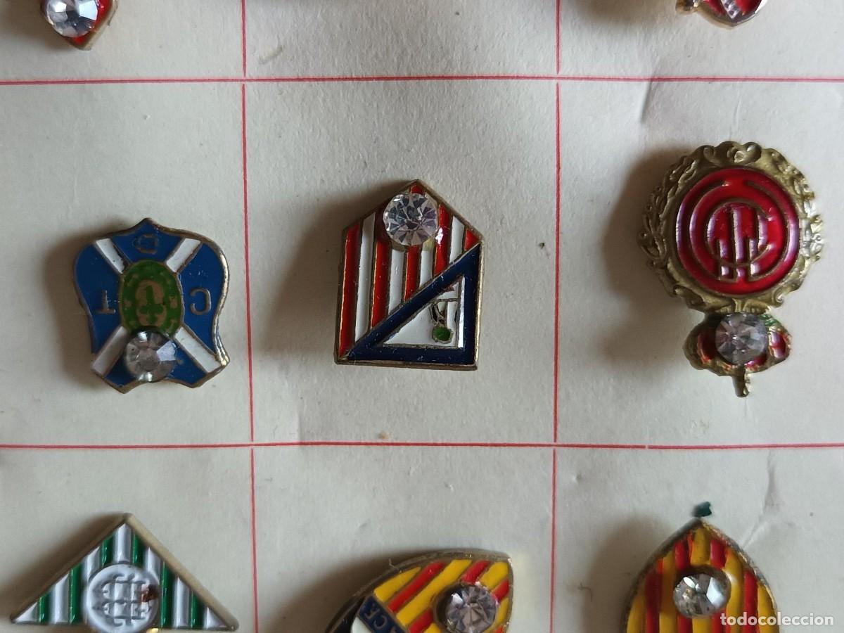 Coleccionismo deportivo: ANTIGUA INSIGNIA IMPERDIBLE DEL CLUB DE FUTBOL ATLETICO DE MADRID (FOOTBALL)
