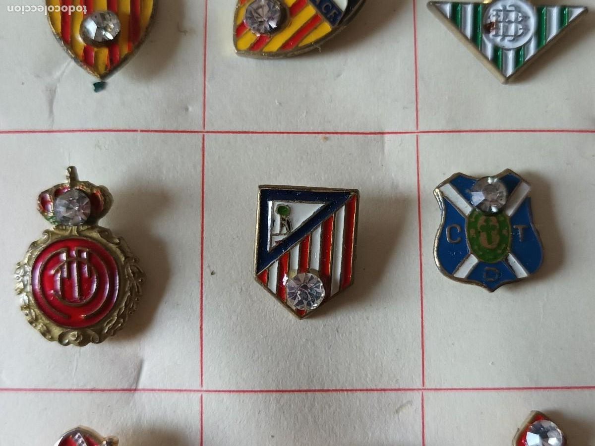 Coleccionismo deportivo: ANTIGUA INSIGNIA IMPERDIBLE DEL CLUB DE FUTBOL ATLETICO DE MADRID (FOOTBALL)