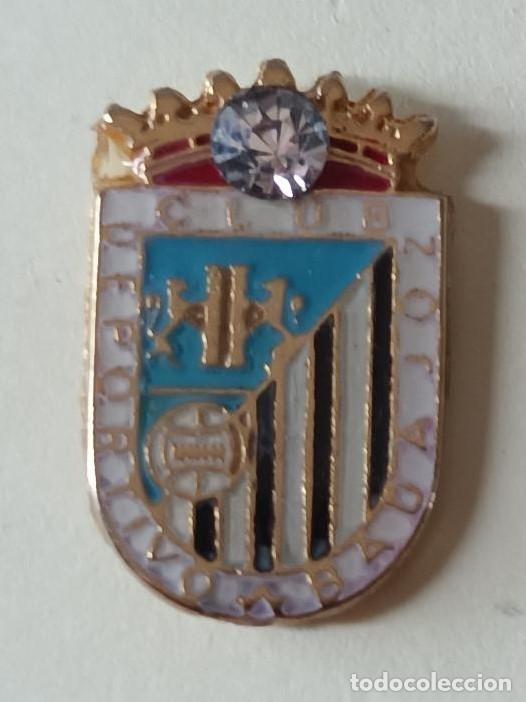 Coleccionismo deportivo: PIN DEL CLUB DE FUTBOL BADAJOZ (FOOTBALL)