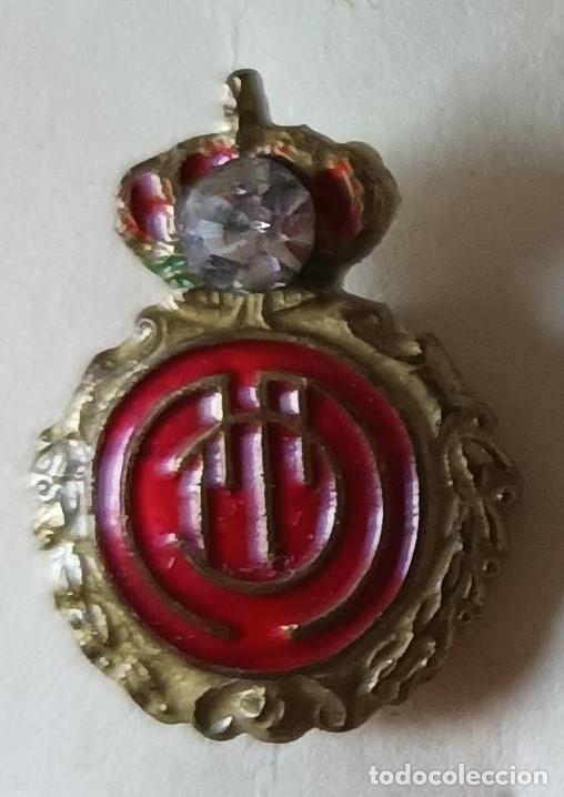 Coleccionismo deportivo: PIN DEL CLUB DE FUTBOL MALLORCA (FOOTBALL)