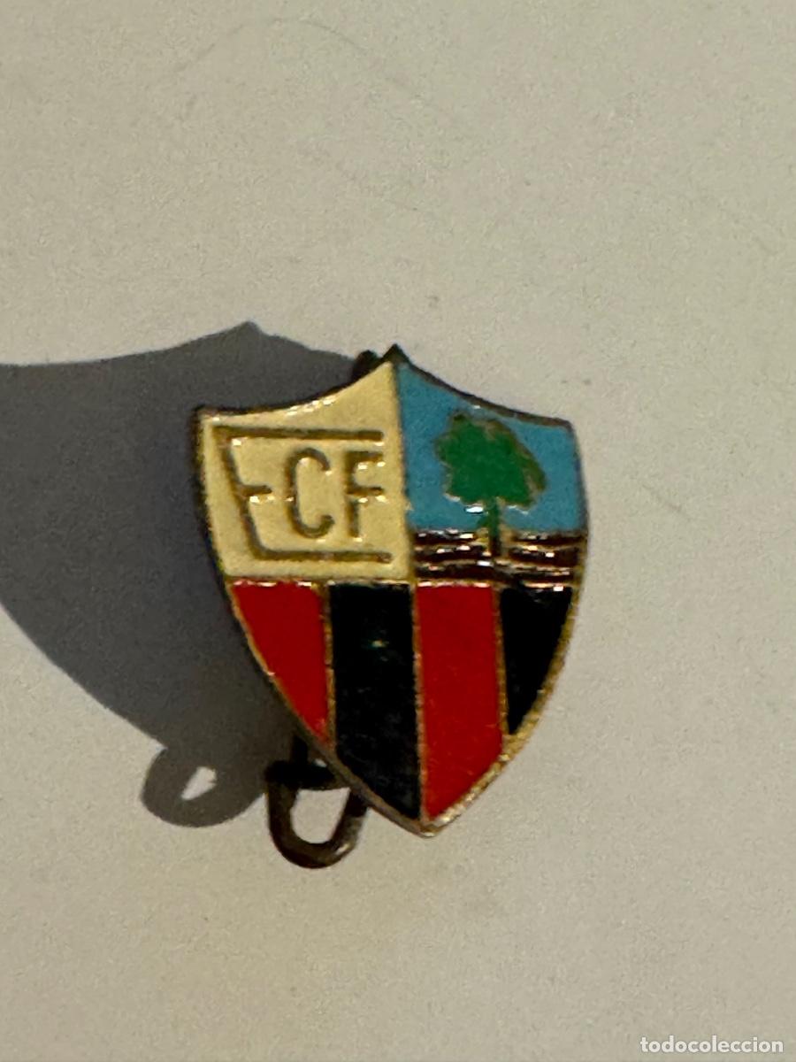 Coleccionismo deportivo: FUTBOL INSIGNIA AGUJA / PIN. DEPORTIVO -ORIGINAL A&Ntilde;OS 50/60/70 (G)