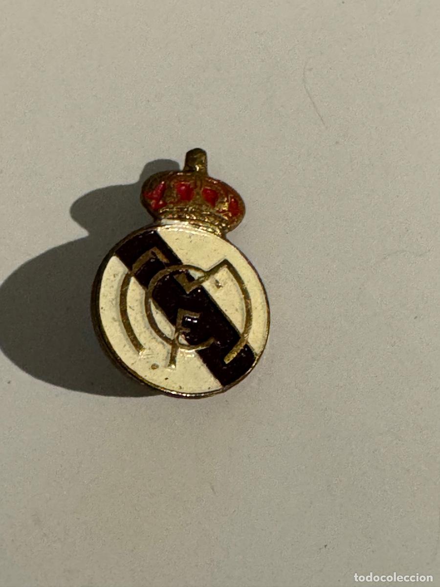 Coleccionismo deportivo: FUTBOL INSIGNIA AGUJA / PIN DEPORTIVO -ORIGINAL A&Ntilde;OS 50/60/70 (G)