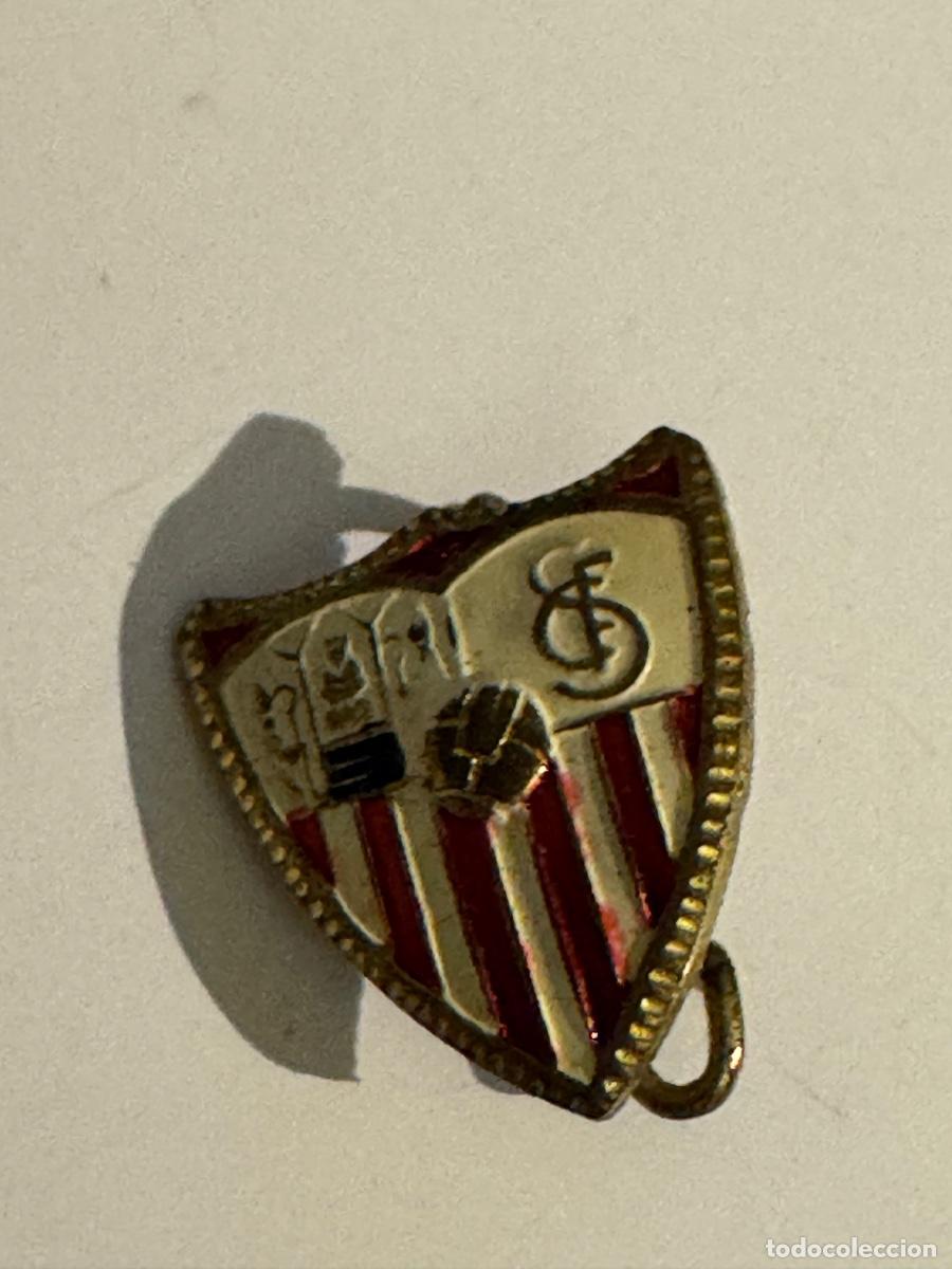 Coleccionismo deportivo: FUTBOL INSIGNIA AGUJA / PIN DEPORTIVO -ORIGINAL A&Ntilde;OS 50/60/70 (G)