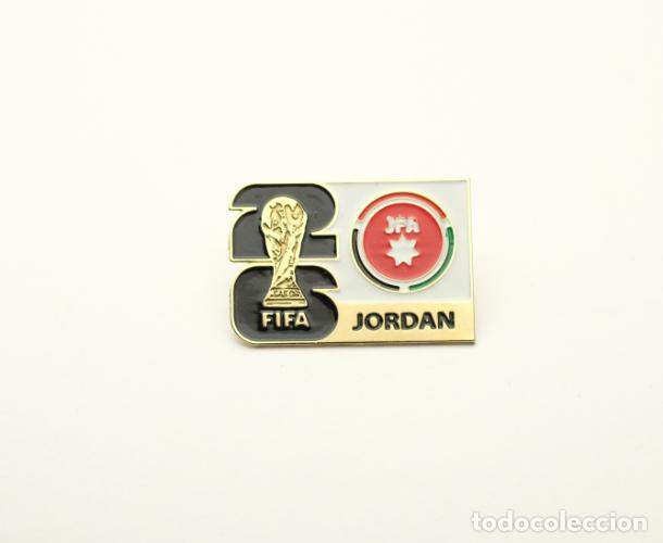 Coleccionismo deportivo: Metal badge football 2026 FIFA World Cup - Jordan national team.