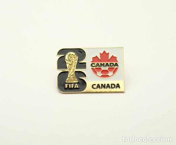 Coleccionismo deportivo: Metal badge football 2026 FIFA World Cup - Canada national team.