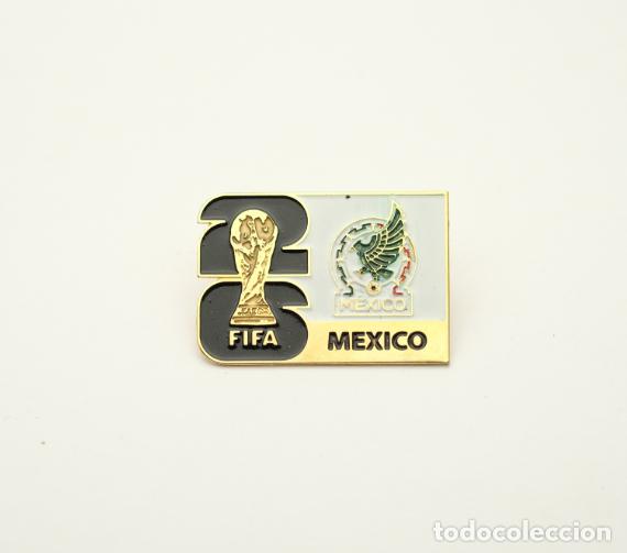 Coleccionismo deportivo: Metal badge football 2026 FIFA World Cup - Mexico national team.