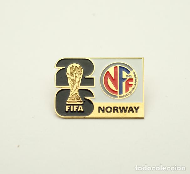 Coleccionismo deportivo: Metal badge football 2026 FIFA World Cup - Norway national team.