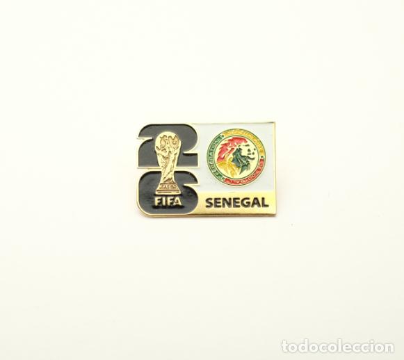 Coleccionismo deportivo: Metal badge football 2026 FIFA World Cup - Senegal national team.