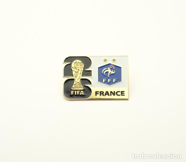 Coleccionismo deportivo: Metal badge football 2026 FIFA World Cup - France national team.