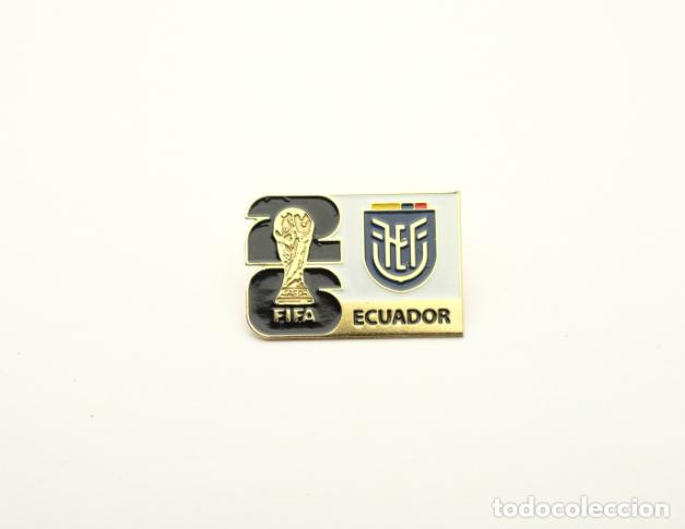 Coleccionismo deportivo: Metal badge football 2026 FIFA World Cup - Ecuador national team.