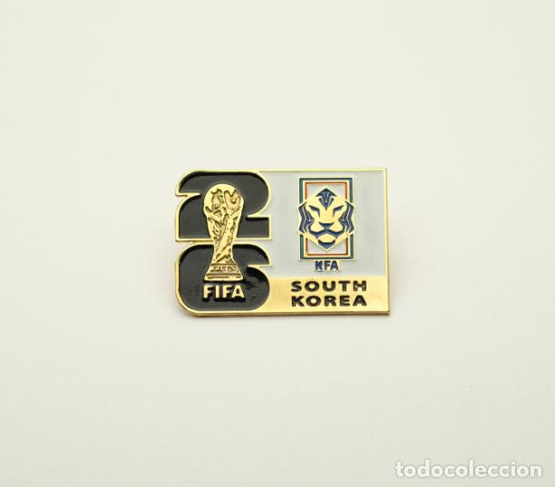 Coleccionismo deportivo: Metal badge football 2026 FIFA World Cup - South Korea national team.