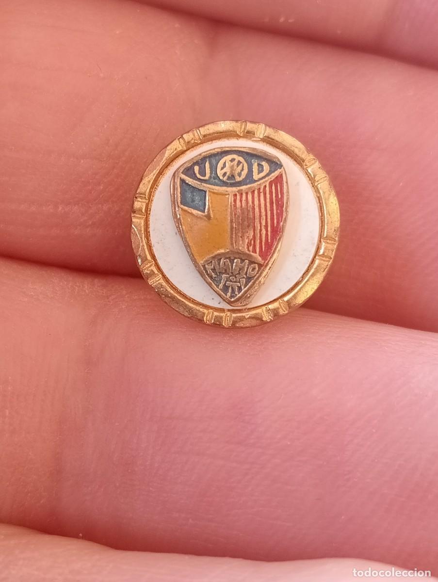 Coleccionismo deportivo: INSIGNIAS F&Uacute;TBOL UNI&Oacute; DEPORTIVA MAHO MAH&Oacute;N BALEARES PINS , OJAL,SOLAPA,