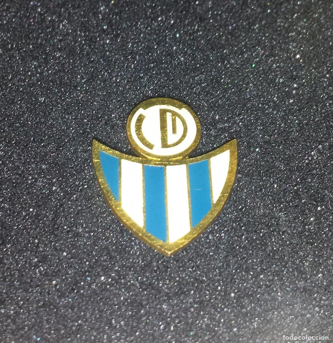 Coleccionismo deportivo: ANTIGUO PIN ESCUDO EQUIPO FUTBOL