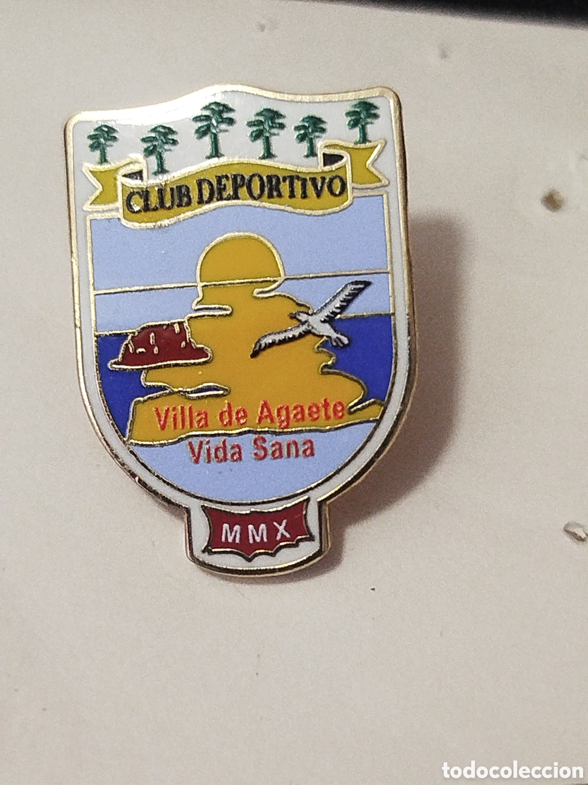 Coleccionismo deportivo: INSIGNIA DE FUTBOL CD VILLA DE AGAETE.GRAN CANARIA