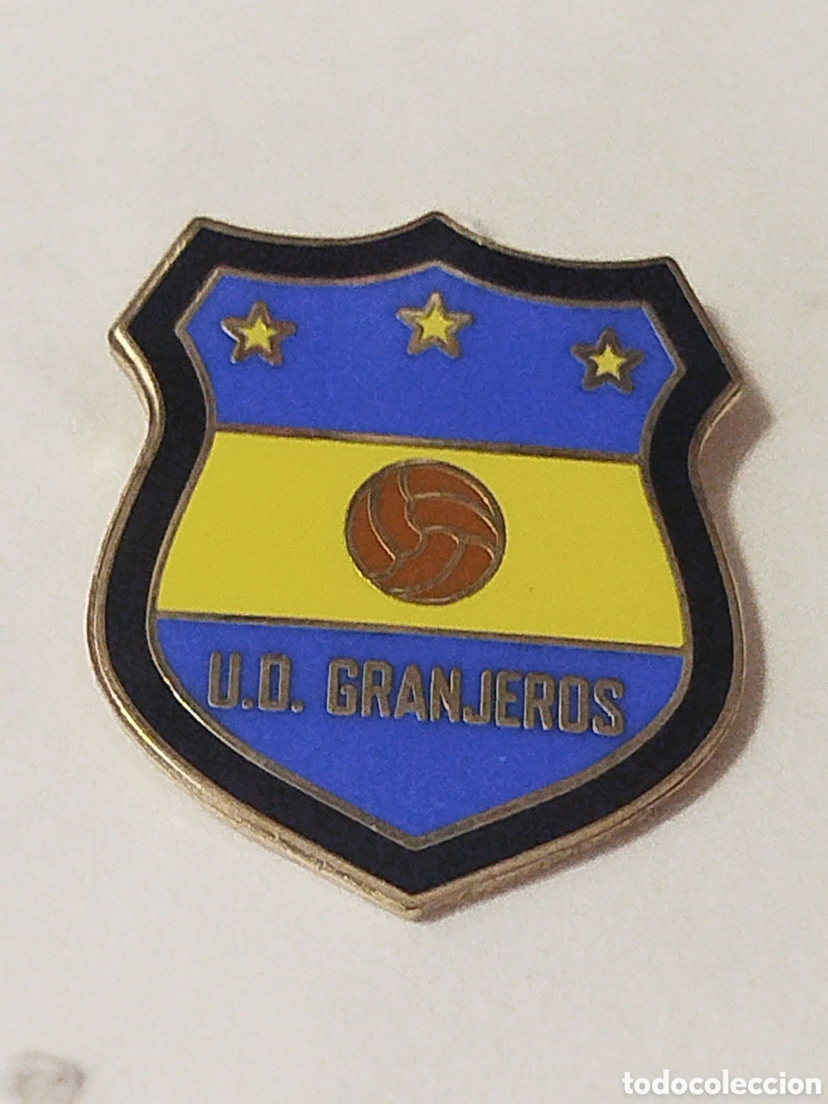 Coleccionismo deportivo: INSIGNIA DE FUTBOL UD GRANJEROS .ARUCAS GRAN CANARIA
