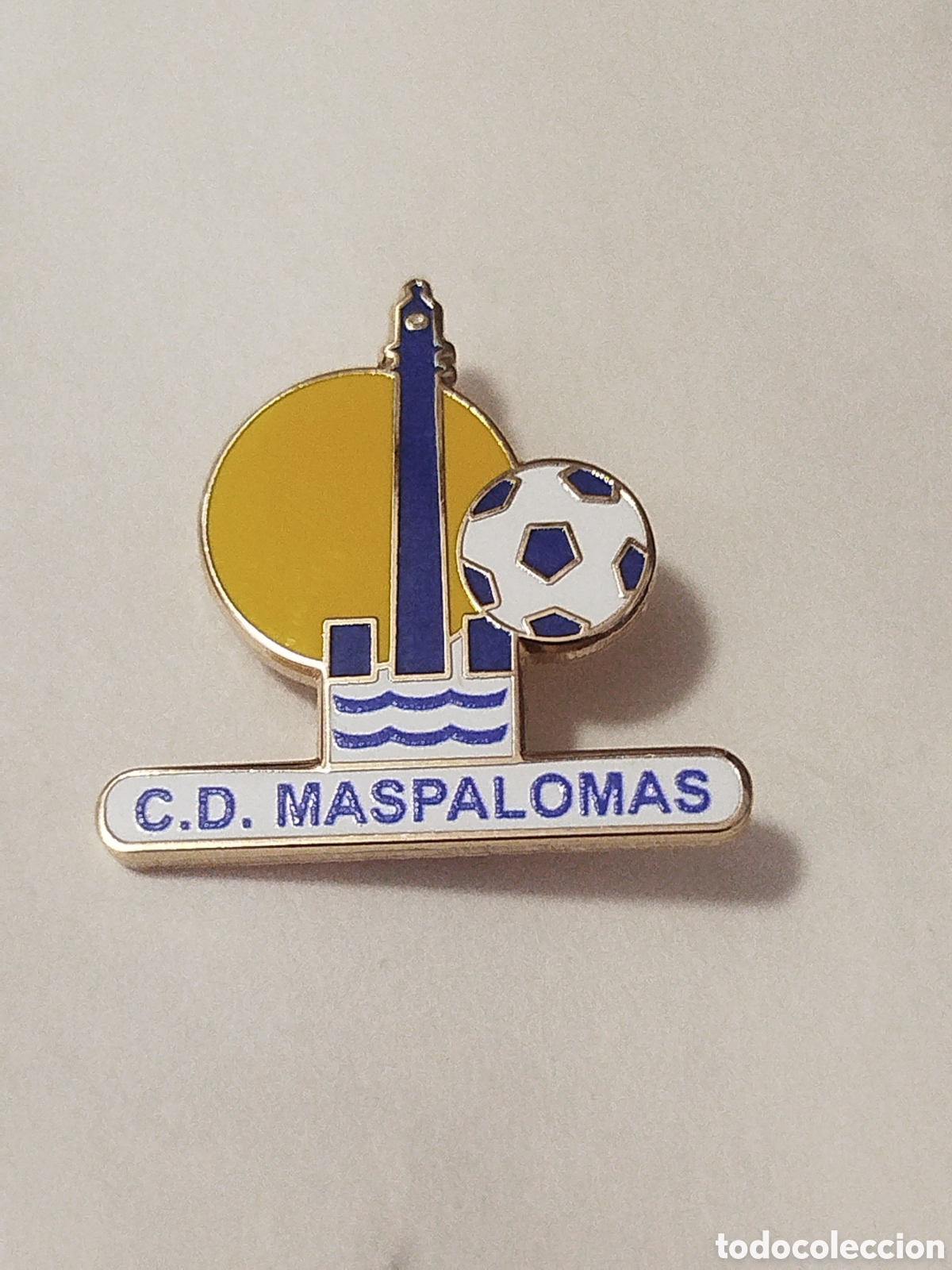 Coleccionismo deportivo: INSIGNIA DE FUTBOL CD MASPALOMAS .san BARTOLOM&Eacute; de tirajana GRAN CANARIA