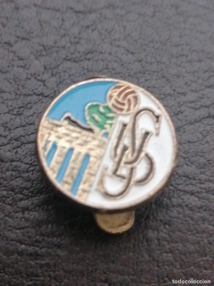 Coleccionismo deportivo: Pin tipo insignia de la Uni&oacute;n Deportiva Salamanca insignia de solapa