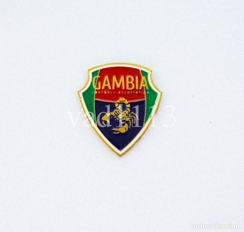 Coleccionismo deportivo: Metal pin, badge Football CAF - Gambia Football Association.