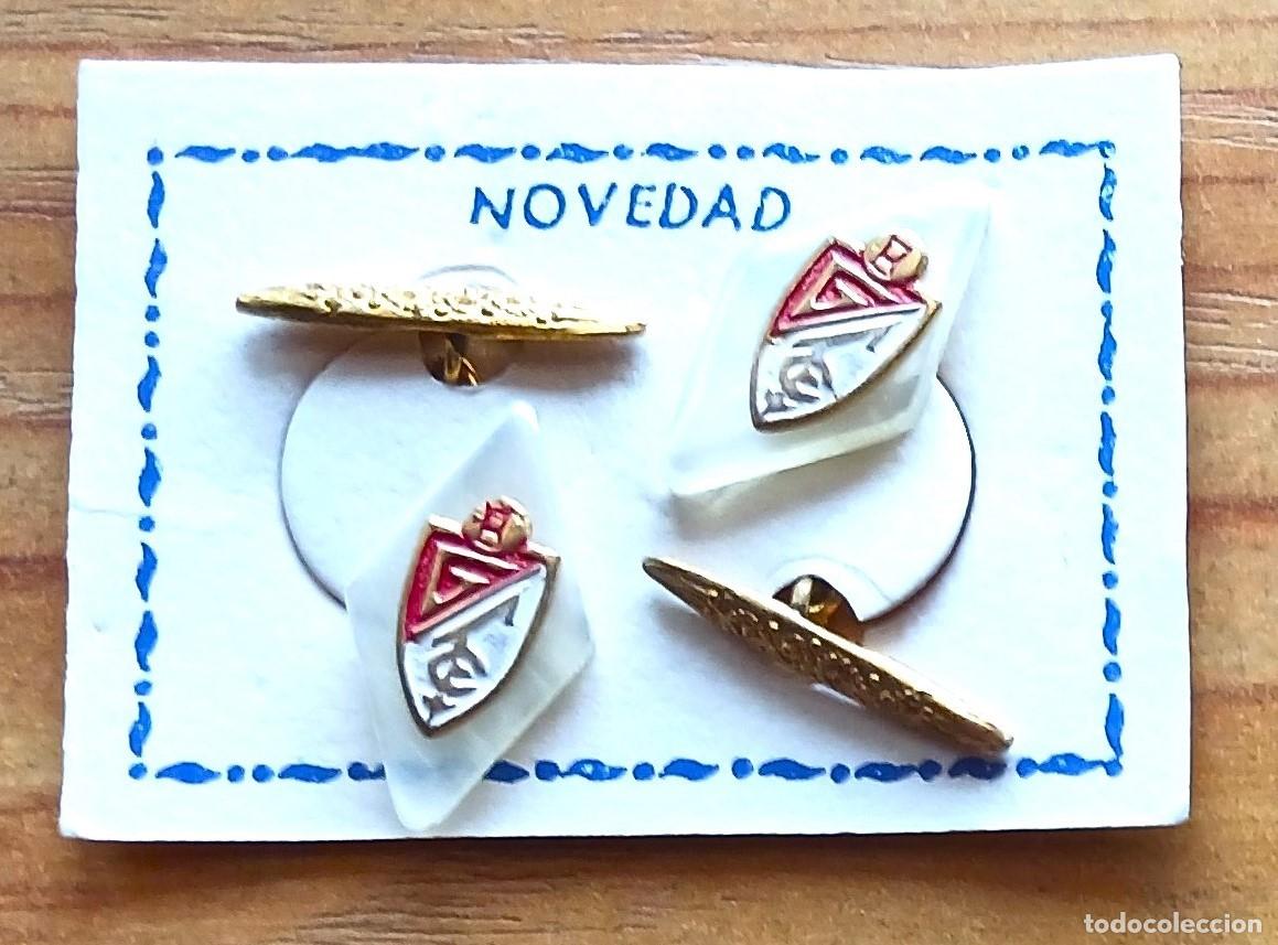 Coleccionismo deportivo: GEMELOS GRANADA CF FUTBOL LOGO METAL SOBRE SIMIL METACRILATO PINS INSIGNIAS R