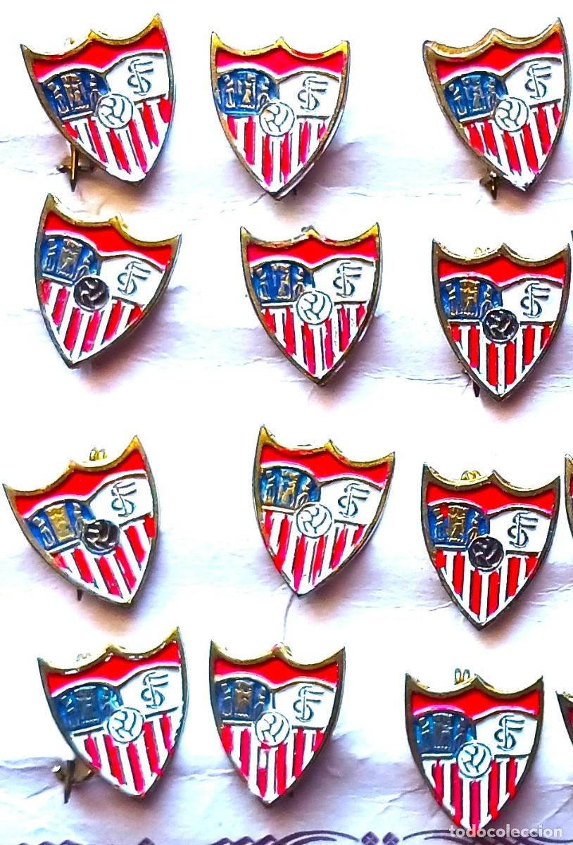 Coleccionismo deportivo: SEVILLA FC LOTE 12 PINS INSIGNIA ANTIGUA EN IMPERDIBLE A&Ntilde;OS 1960 METAL COMO NUEVO BADGE R