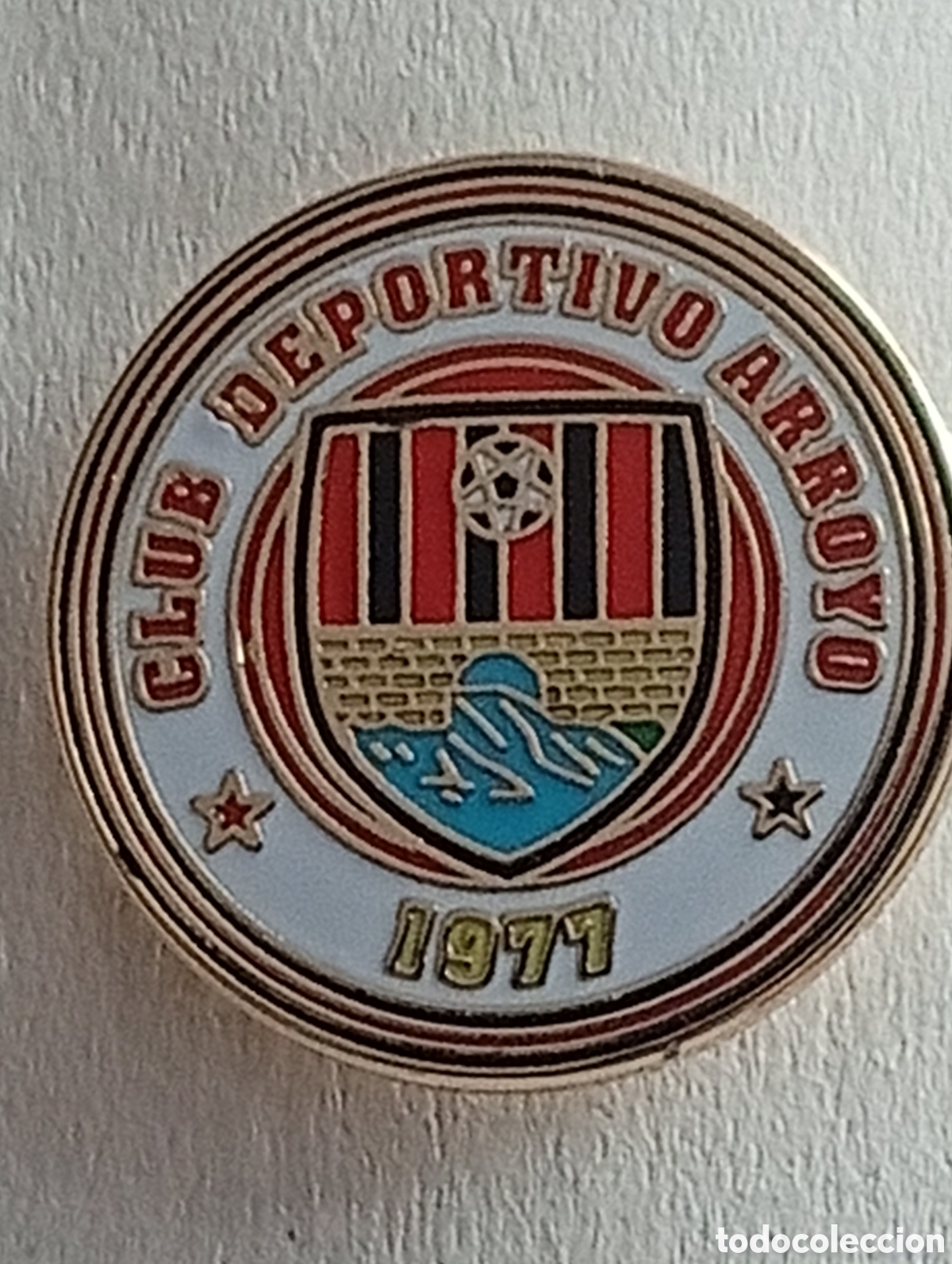 Coleccionismo deportivo: Pin - Club Deportivo Arroyo ( Madrid)