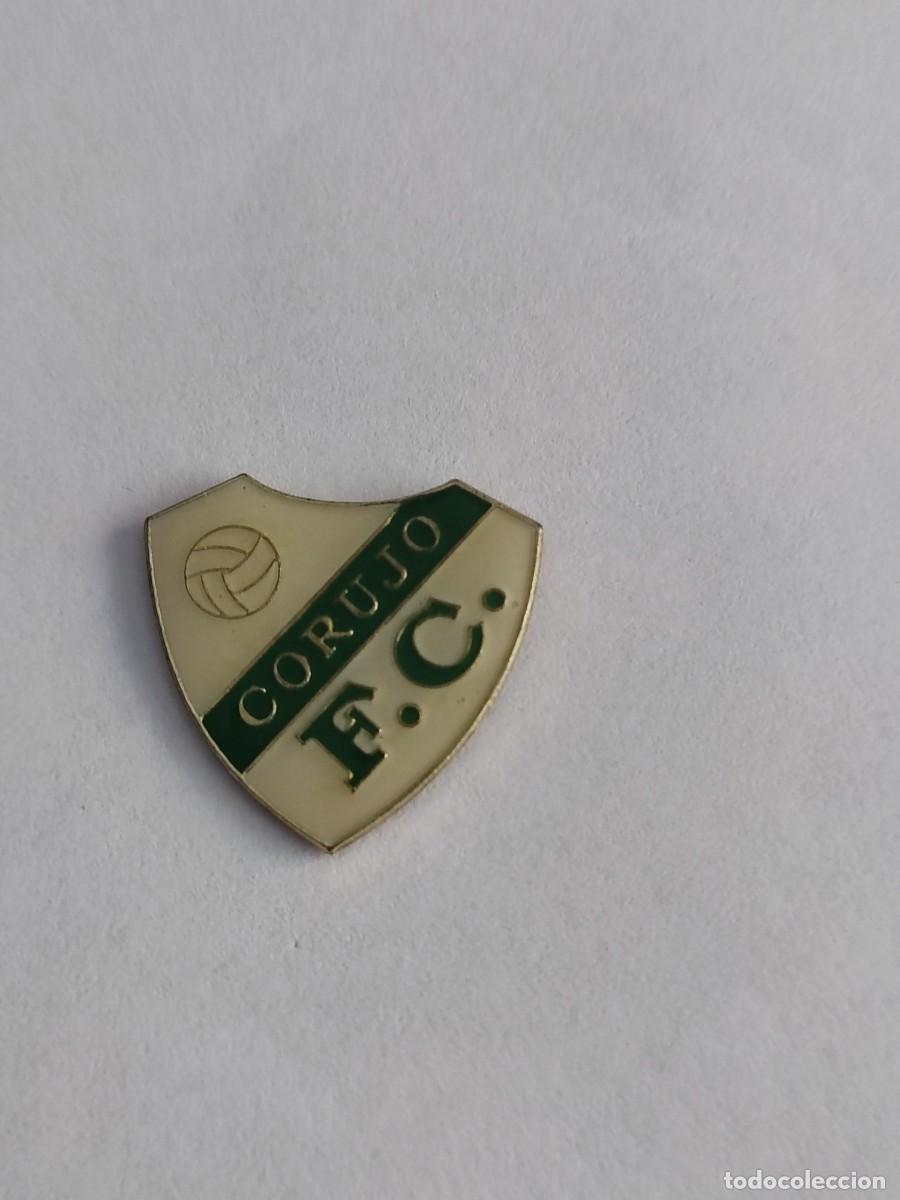 Coleccionismo deportivo: PIN DEL CORUJO FUTBOL CLUB (ACTUAL CORUXO) DE PONTEVEDRA