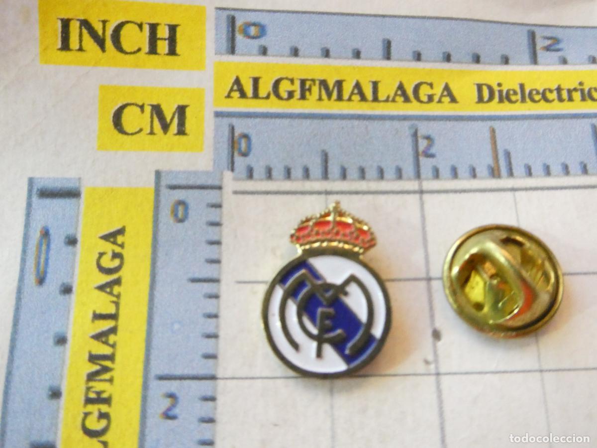 Coleccionismo deportivo: PIN DE DEPORTES. F&Uacute;TBOL. REAL MADRID CF. ESCUDO DEL EQUIPO