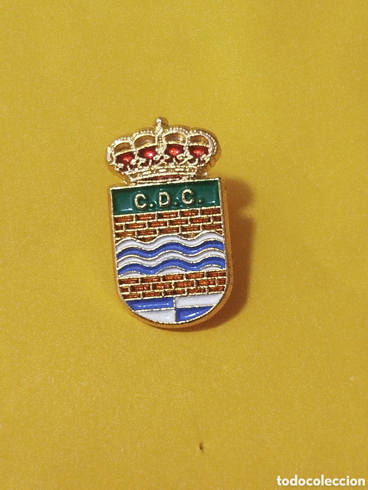 Coleccionismo deportivo: PINS DE FUTBOL OFICIAL CD CIEMPOZUELOS MADRID