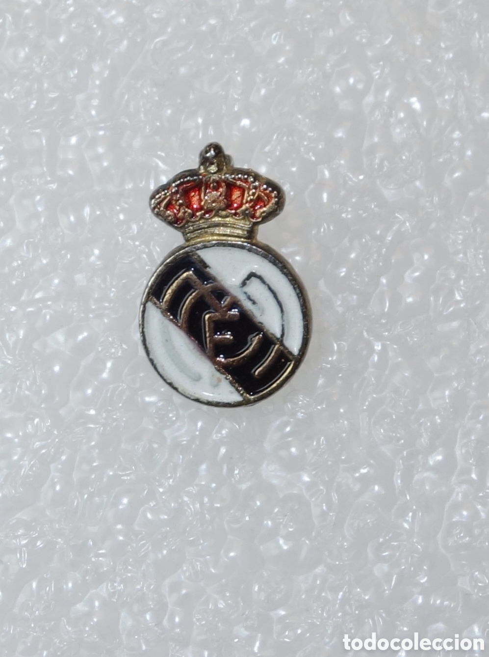 Coleccionismo deportivo: Pin Broche vintage Real Madrid