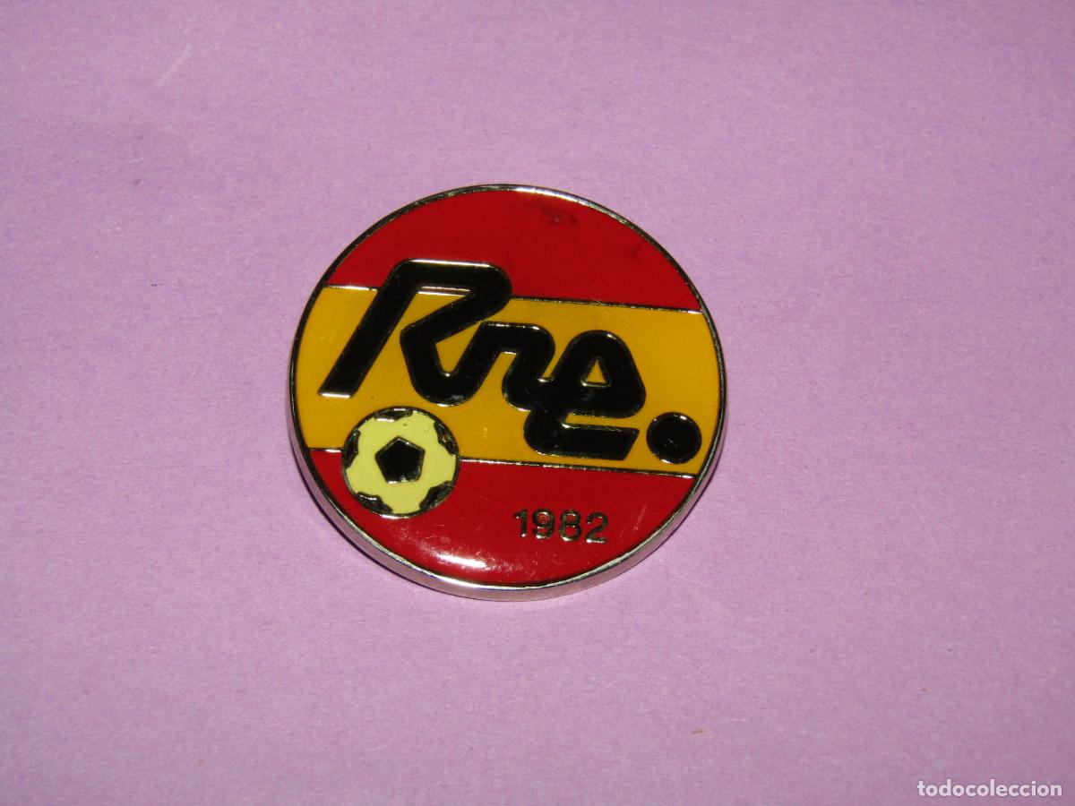 Coleccionismo deportivo: Antigua Insignia Distintivo Imperdible Prensa RNE Radio Nacional de Espa&ntilde;a en Mundial ESPA&Ntilde;A 1982