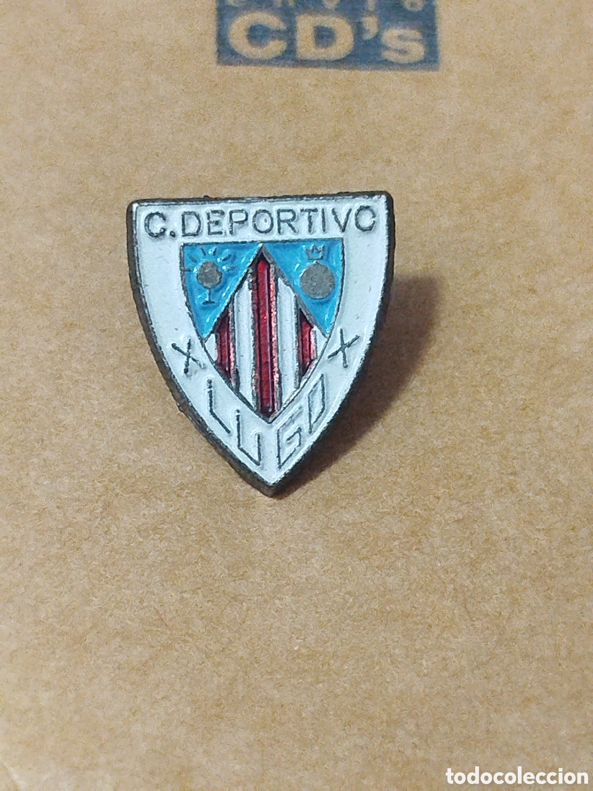 Coleccionismo deportivo: PINS DE FUTBOL OFICIAL C.D LUGO