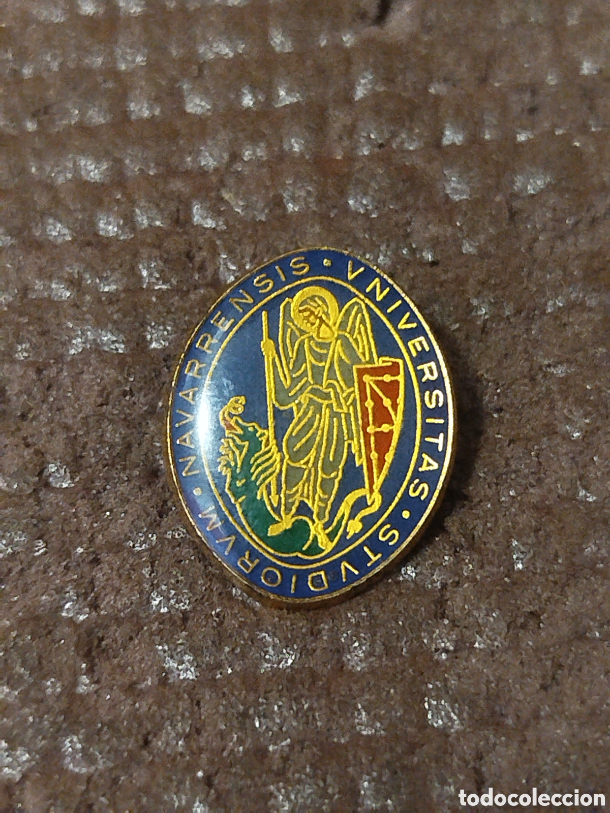 Coleccionismo deportivo: PINS SE FUTBOL OFICIAL CD UNIVERSIDAD DE NAVARRA