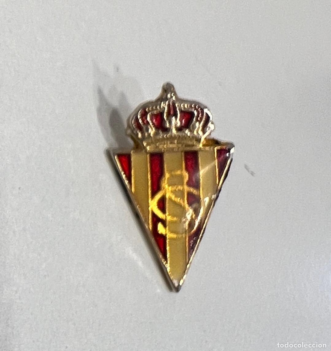 Coleccionismo deportivo: PIN ANTIGUO DEL REAL SPORTING DE GIJON
