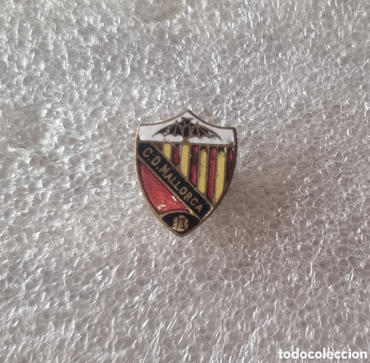Coleccionismo deportivo: Pin insignia esmaltada del Mallorca 1931