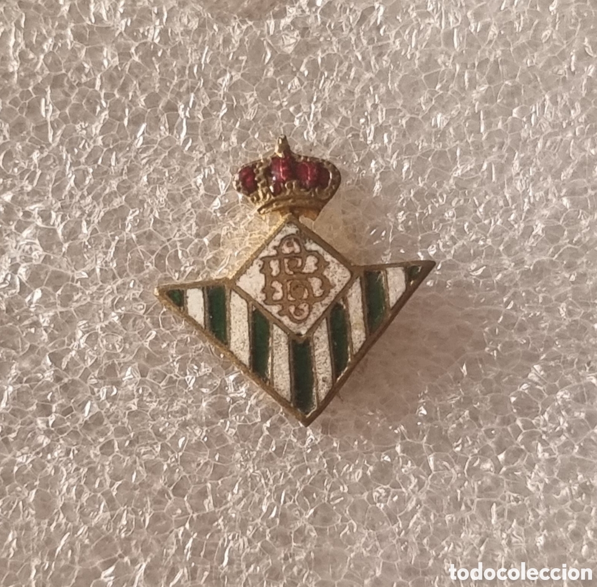Coleccionismo deportivo: Pin insignia esmaltada del Real Betis de 1941