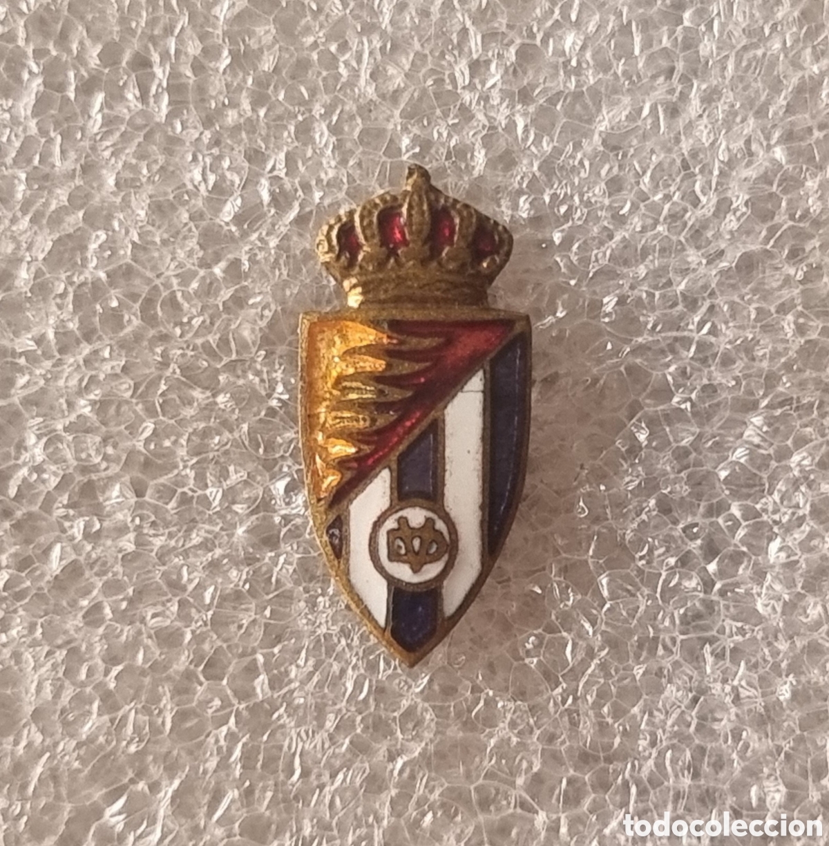 Coleccionismo deportivo: Pin insignia esmaltada del Valladolid de 1948