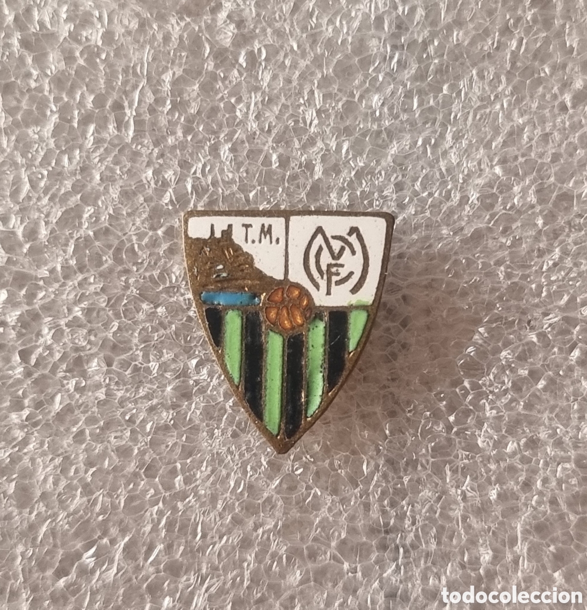 Coleccionismo deportivo: Pin insignia esmaltada del F.C. Malague&ntilde;o de 1927