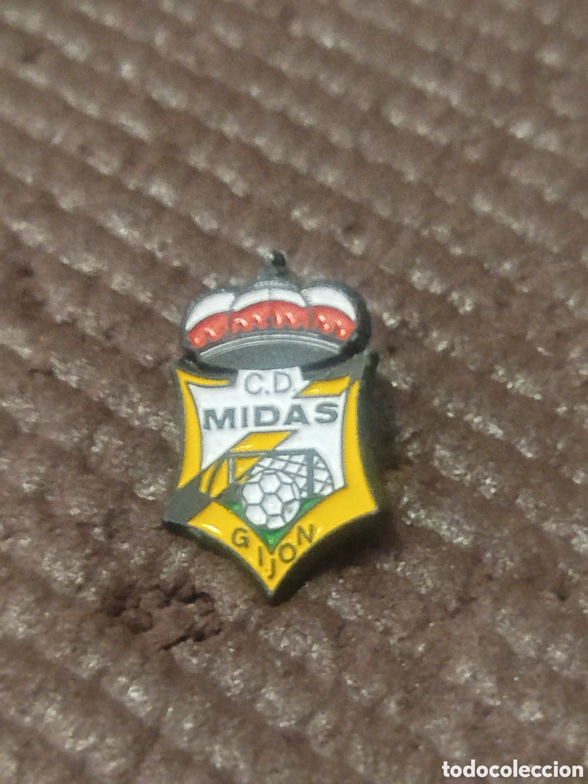 Coleccionismo deportivo: PINS DE FUTBOL OFICIAL CD MIDAS GIJON ASTURIAS