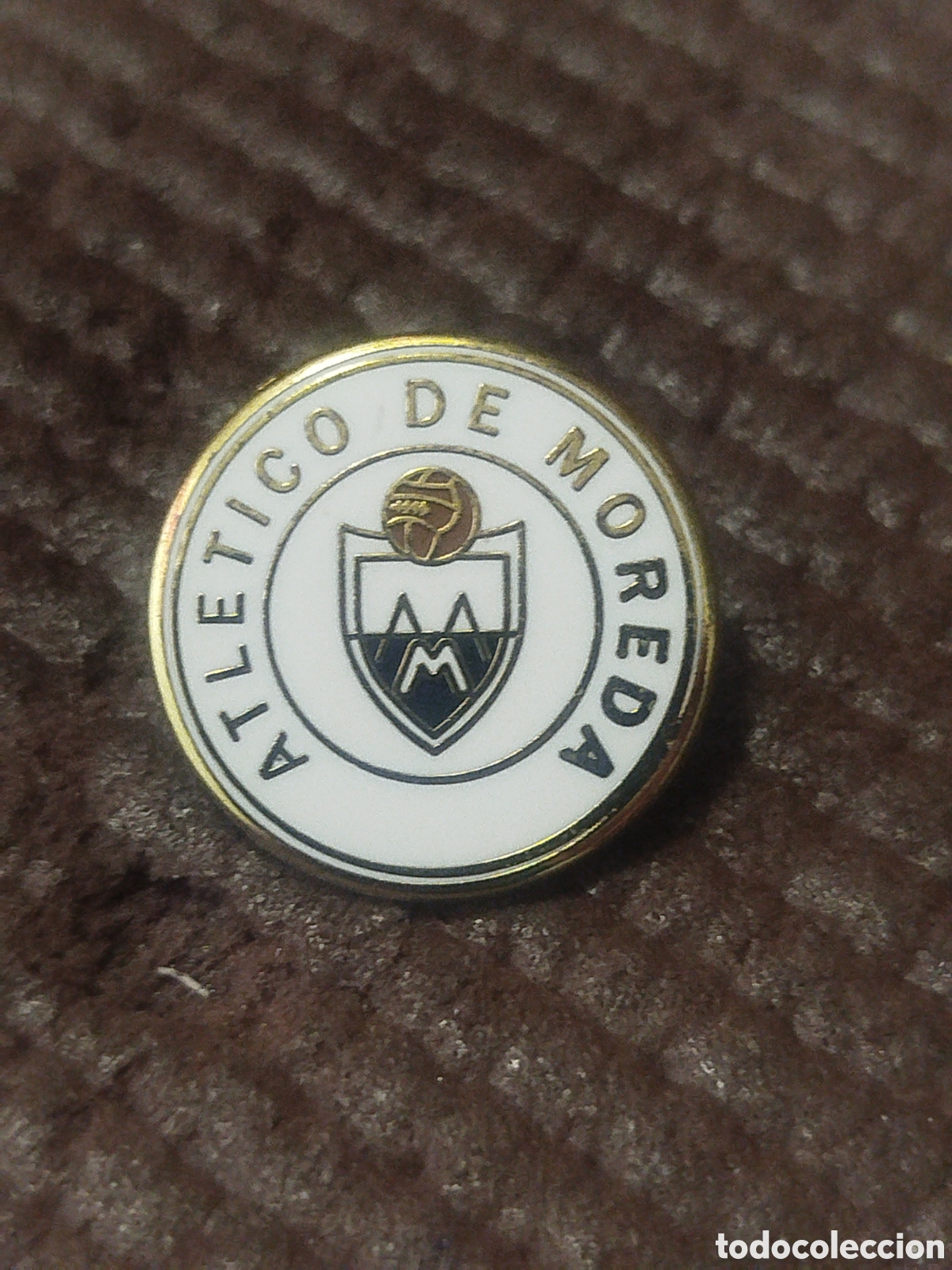 Collectionnisme sportif: PINS DE F&Uacute;TBOL ATLETICO DE MOREDA ALLER ASTURIAS