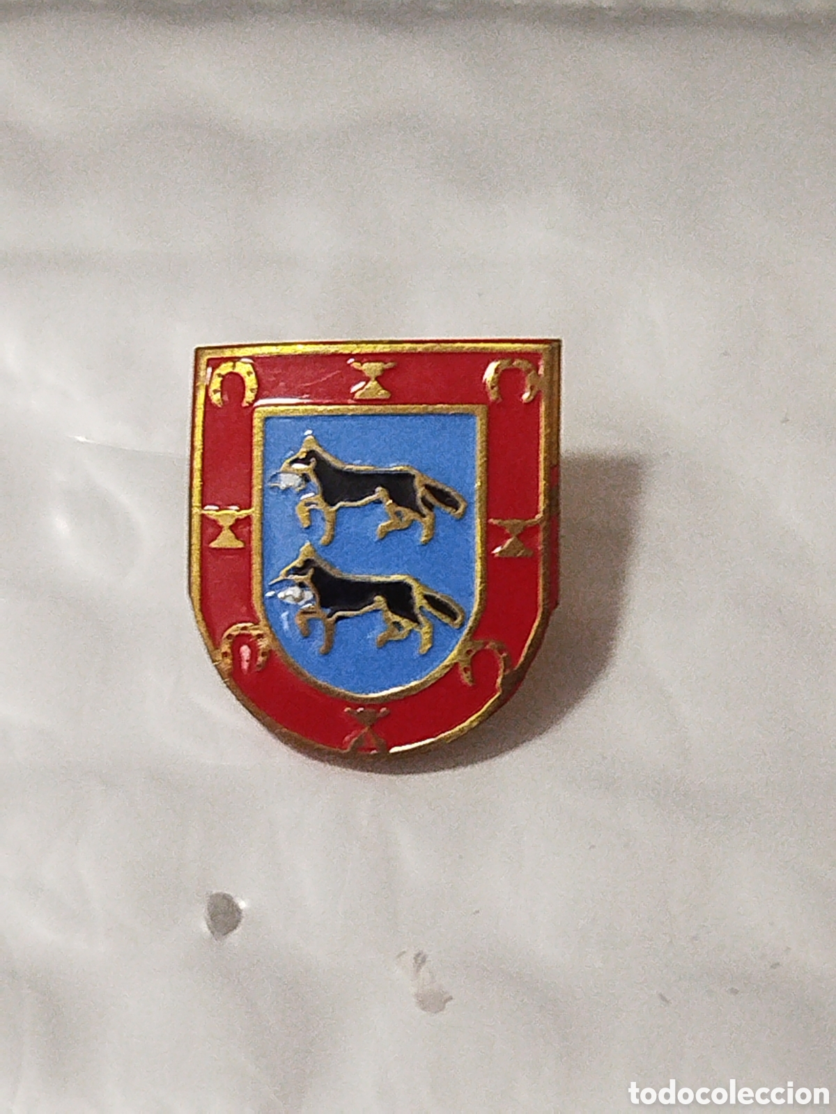 Coleccionismo deportivo: PINS DE FUTBOL VILLAVERDE CF VALLE D VILLAVERDE CF CANTABRIA