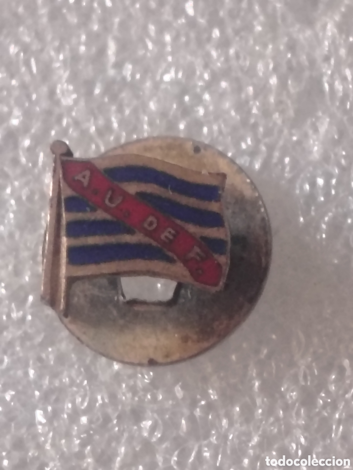 Coleccionismo deportivo: PIN F&Uacute;TBOL OJAL, ASOC. URUGUAYA F&Uacute;TBOL A&Ntilde;OS 30