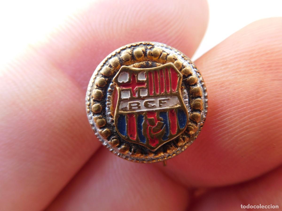 Coleccionismo deportivo: Insignia antigua B.C.F. Bar&ccedil;a F.C. Barcelona f&uacute;tbol