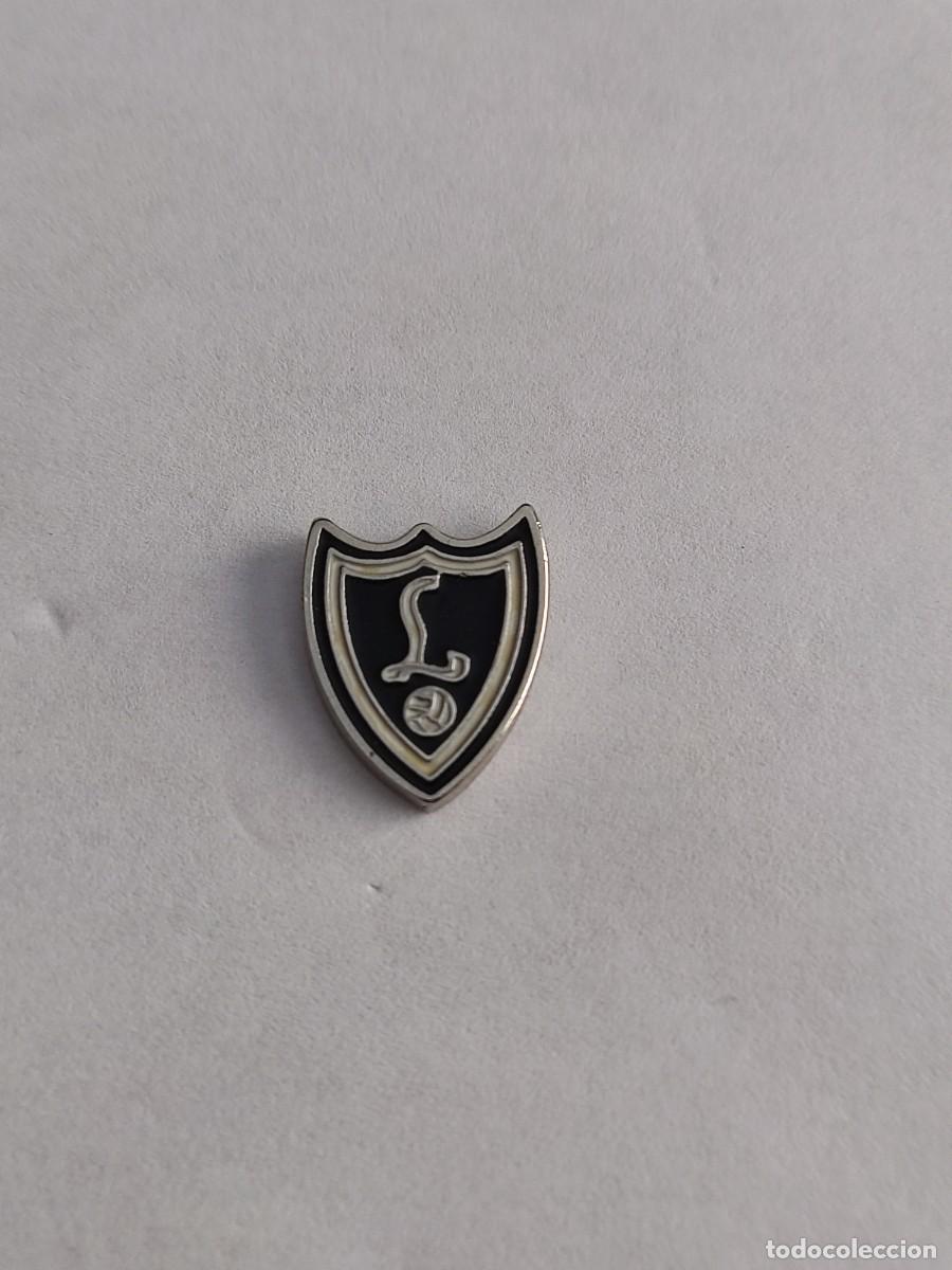 Coleccionismo deportivo: PIN LEALTAD CLUB DE FURBOL DE VILLAVICIOSA-ASTURIAS