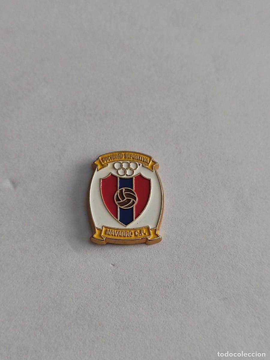 Coleccionismo deportivo: PIN SOCIEDAD DEPORTIVA NAVARRO CLUB DE FUTBOL DE AVILES (ASTURIAS)