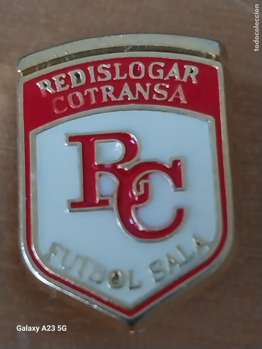 Coleccionismo deportivo: REDISLOGAR COTRANSA FUTBOL SALA INSIGNIA ALFILER PINTURA LACADA 1.96CMS ALTO ORIGINAL VINTAGE