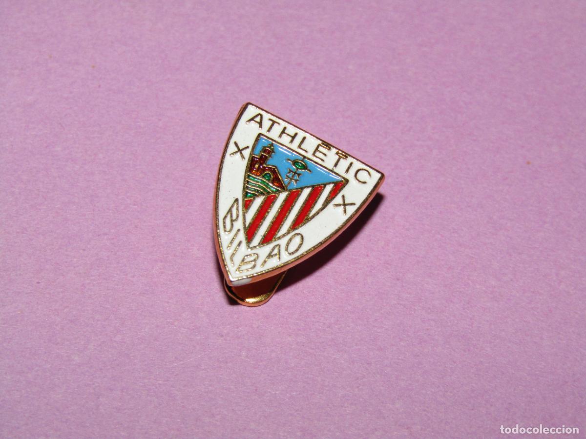 Coleccionismo deportivo: Antigua Insignia para Ojal o Solapa en Lat&oacute;n y Esmaltes del ATLETIC BILBAO