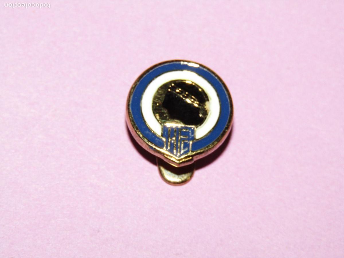 Coleccionismo deportivo: Antigua Insignia para Ojal o Solapa en Lat&oacute;n y Esmaltes del HERCULES DE ALICANTE