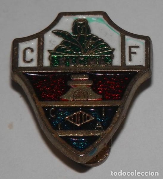 Coleccionismo deportivo: ANTIGUO PIN'S DE OJAL DE CLUB FUTBOL ELCHE